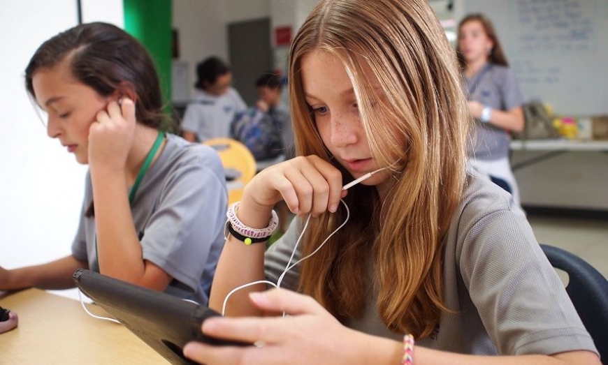 DRO&Scaron;ĀKS INTERNETS SĀKAS AR KATRU NO MUMS